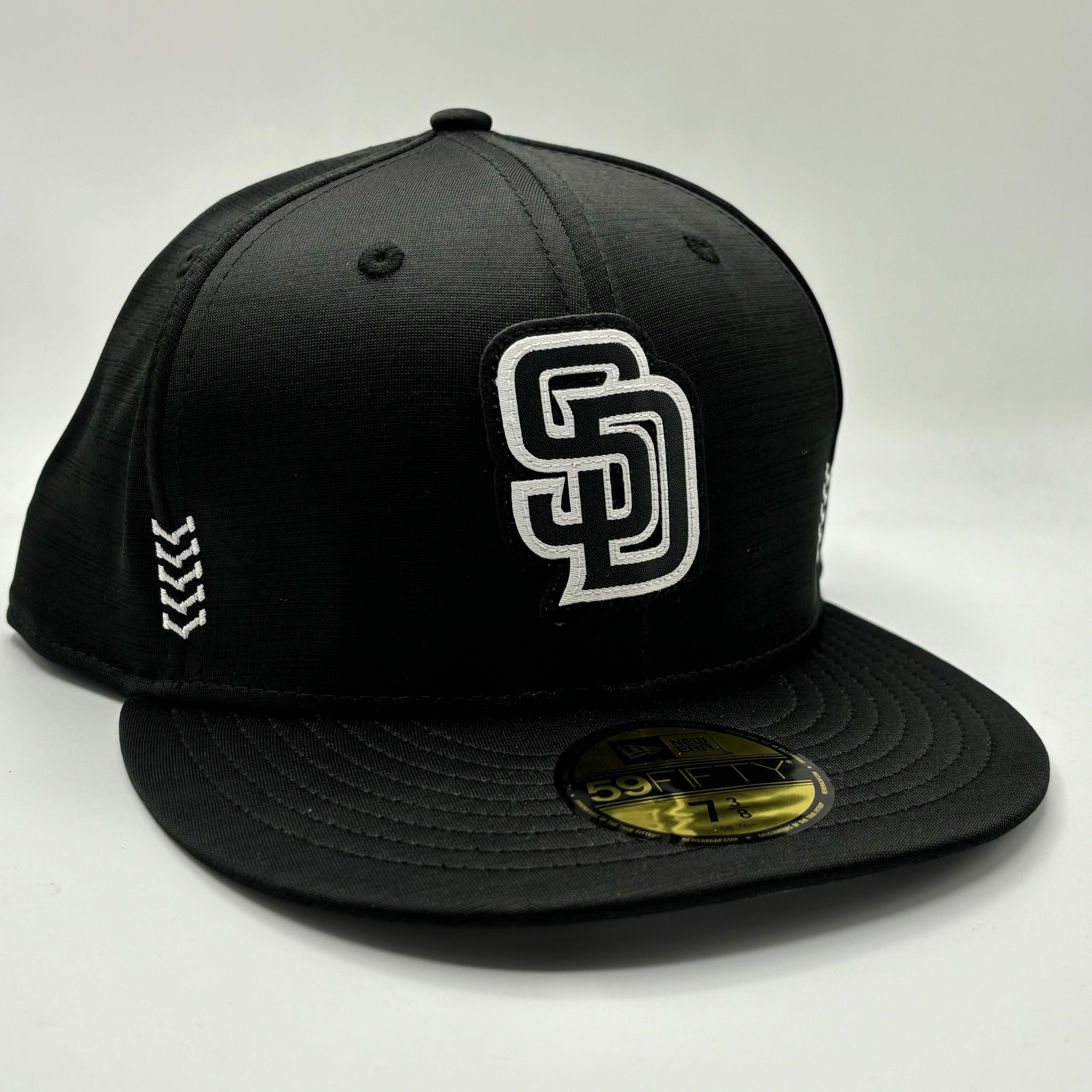 San Diego Padres New Era 59FIFTY 2024 Clubhouse Black Alternate Fitted Hat