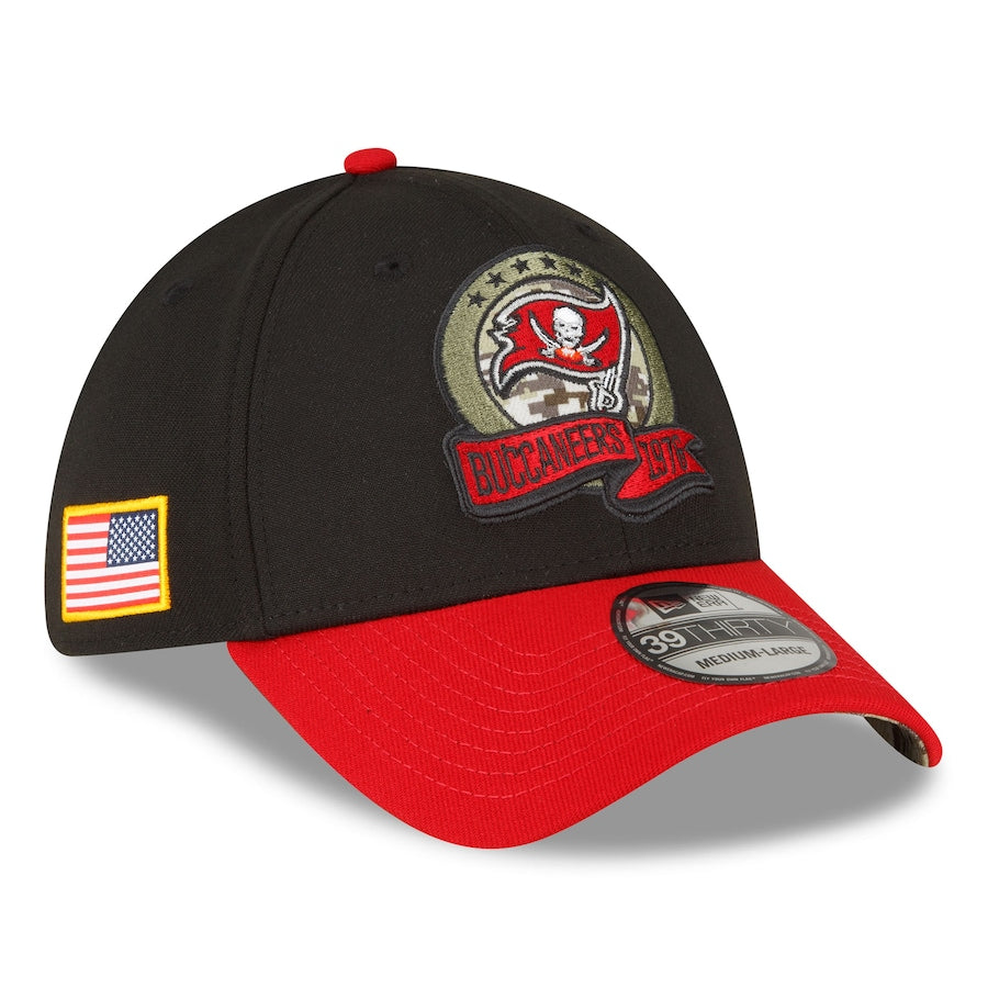 Tampa Bay Buccaneers Black/Red 2022 Salute To Service 39THIRTY Flex Hat