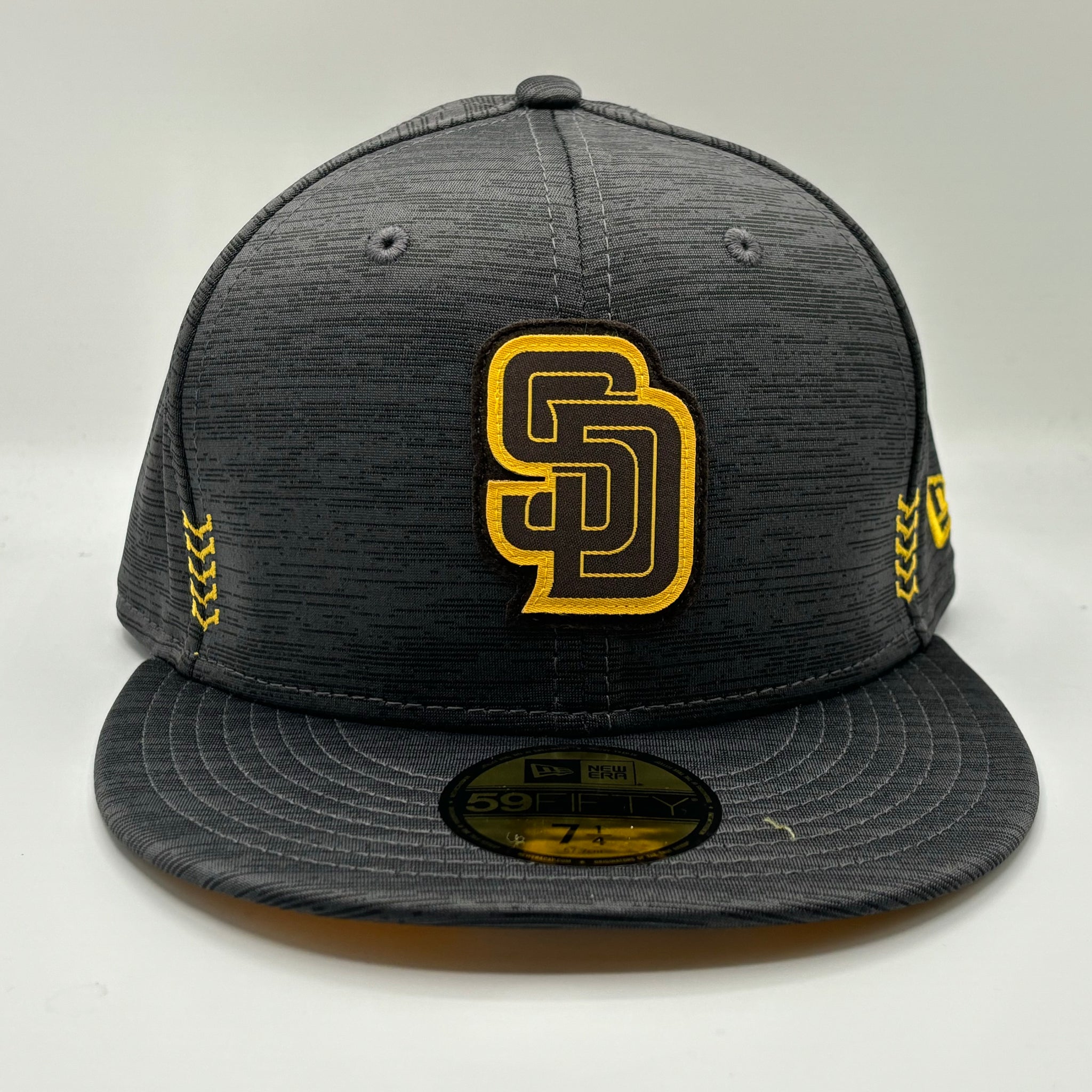 San Diego Padres 2024 Clubhouse Charcoal Alternate 59FIFTY Fitted Hat