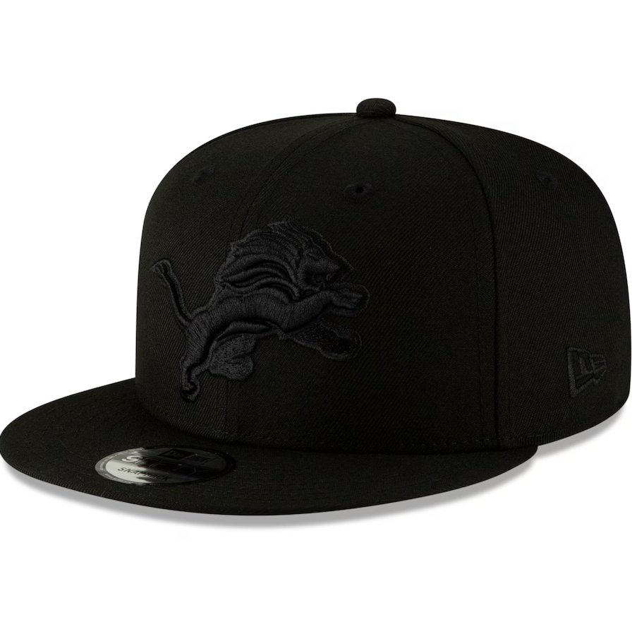 Detroit Lions New Era Black On Black 9FIFTY Adjustable Snapback Hat - Black