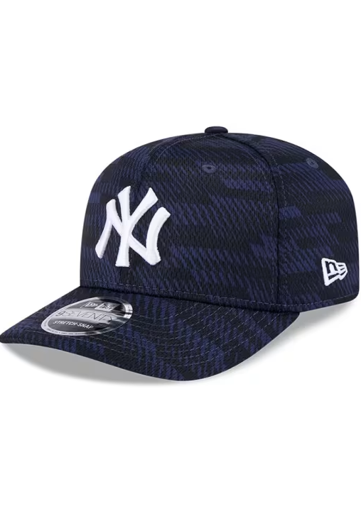 New York Yankees New Era 2025 MLB Clubhouse 9SEVENTY Stretch-Snap Hat - Navy