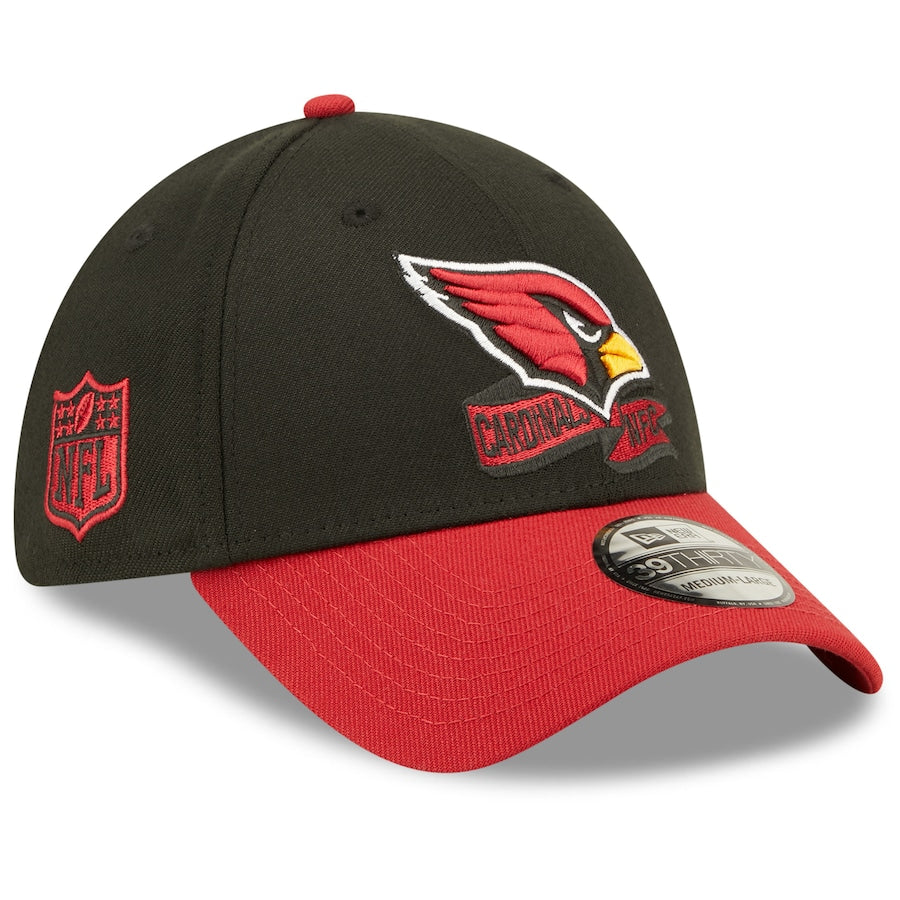 Arizona Cardinals New Era Black SEC 2022 Sideline 39THIRTY Flex Hat