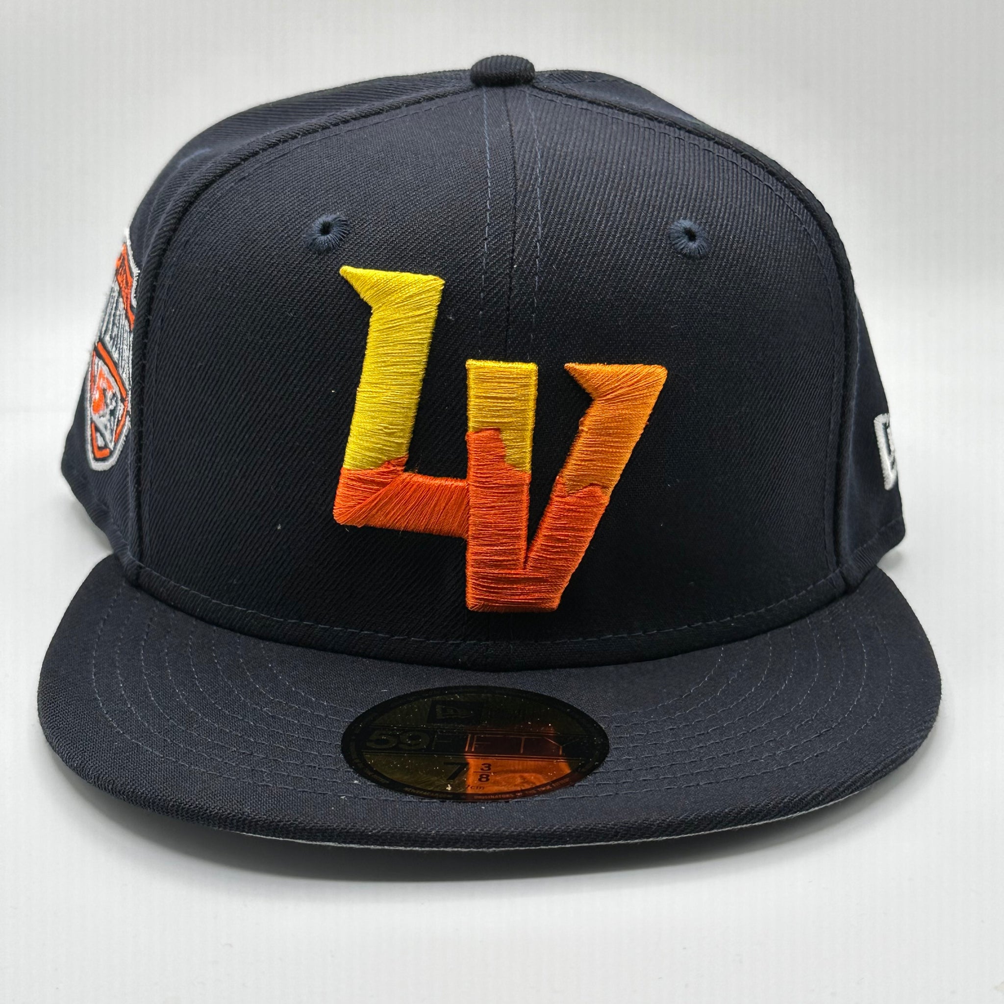 Las Vegas Aviators New Era Winged LV Navy/Camo 9FIFTY Snapback Hat